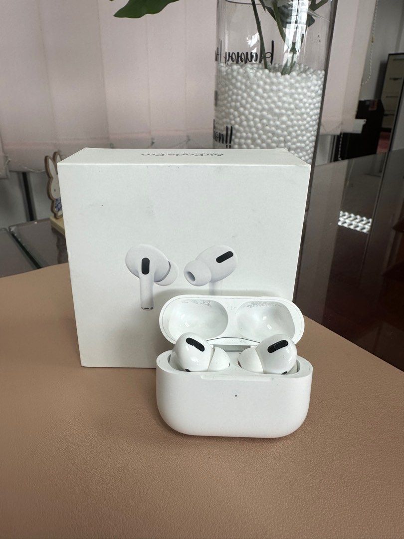 Airpods pro first charge on sale