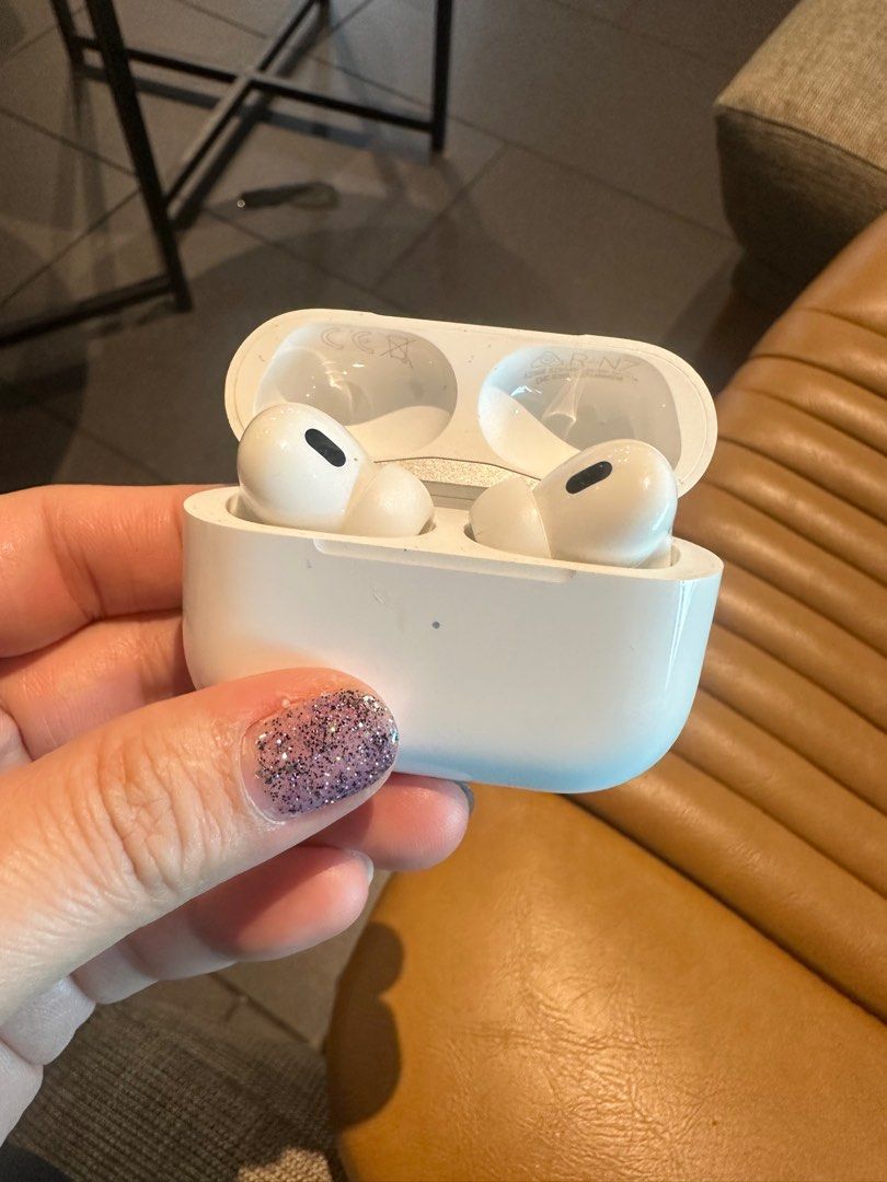 Airpods Pro First Gen with Wireless Charging Case