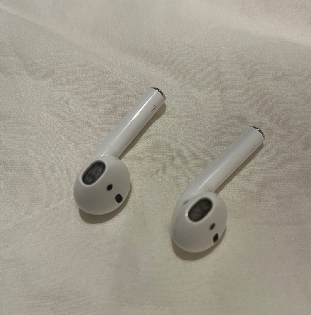 Apple Airpods G2 only left side Audio Earphones on Carousell