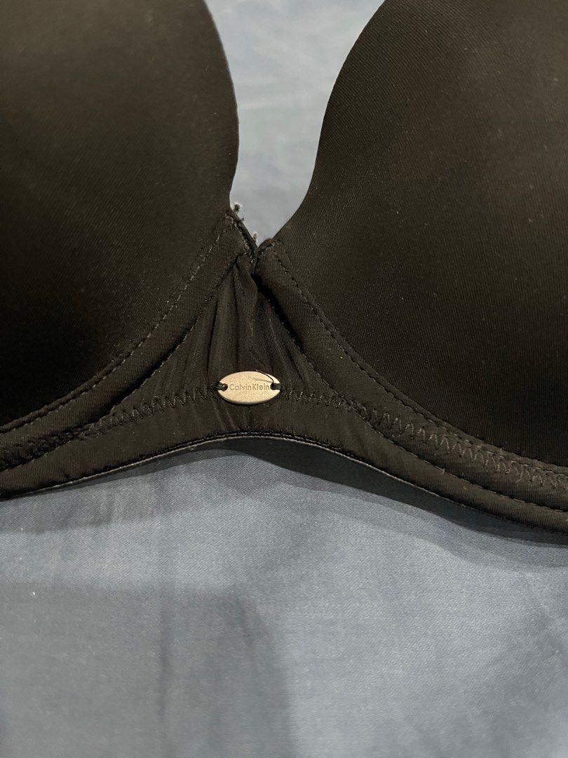 Calvin Klein Black Multiway Strapless Bra XS (Category: Undergarments & Loungewear) located in Paranaque City. Submitted by tinykh (Listing ID 1320142359, Image 3). Description: Calvin Klein Strapless / Multiway Bra in XS Has silicone on the lining to keep it from slipping Has slight folds (see photos) RFS: cup size too big for me .