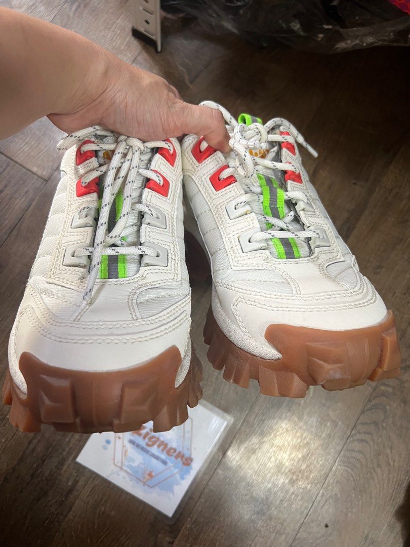 CAT original rubber shoes (Category: Sneakers) located in Quezon City. Submitted by DZignersbyZsa (Listing ID 1320116962, Image 3). Description: Original CAT for men Size 7US never been used bought in UK no box .