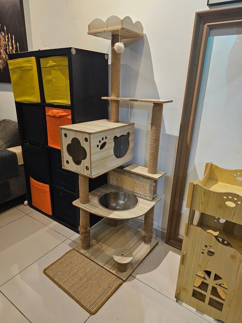 Cat tree (Category: Homes & Other Pet Accessories) located in Kuala Lumpur. Submitted by skyplant (Listing ID 1320181963, Image 2). Description: still very new cat tree (left) rm180 cat House (right) rm250 if take both rm400 sgbesi area.