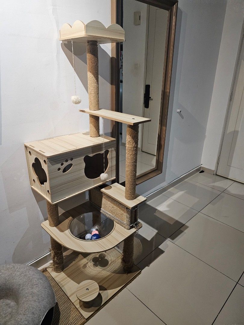 Cat tree (Category: Homes & Other Pet Accessories) located in Kuala Lumpur. Submitted by skyplant (Listing ID 1320181963, Image 3). Description: still very new cat tree (left) rm180 cat House (right) rm250 if take both rm400 sgbesi area.