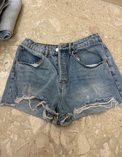 (Category: ) located in . Submitted by shopwithmememe (Listing ID 1320066844, Image 1). Description: .