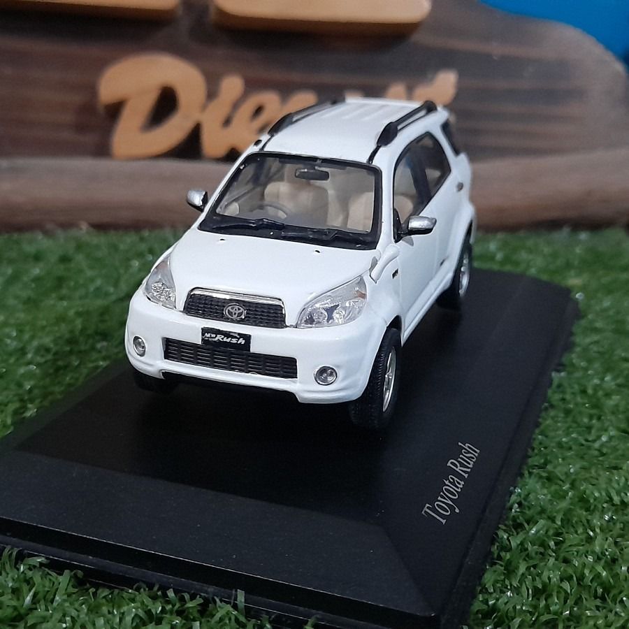 Diecast Miniatur Toyota Rush skala 1 43 Toys Collectibles Lainnya di Carousell