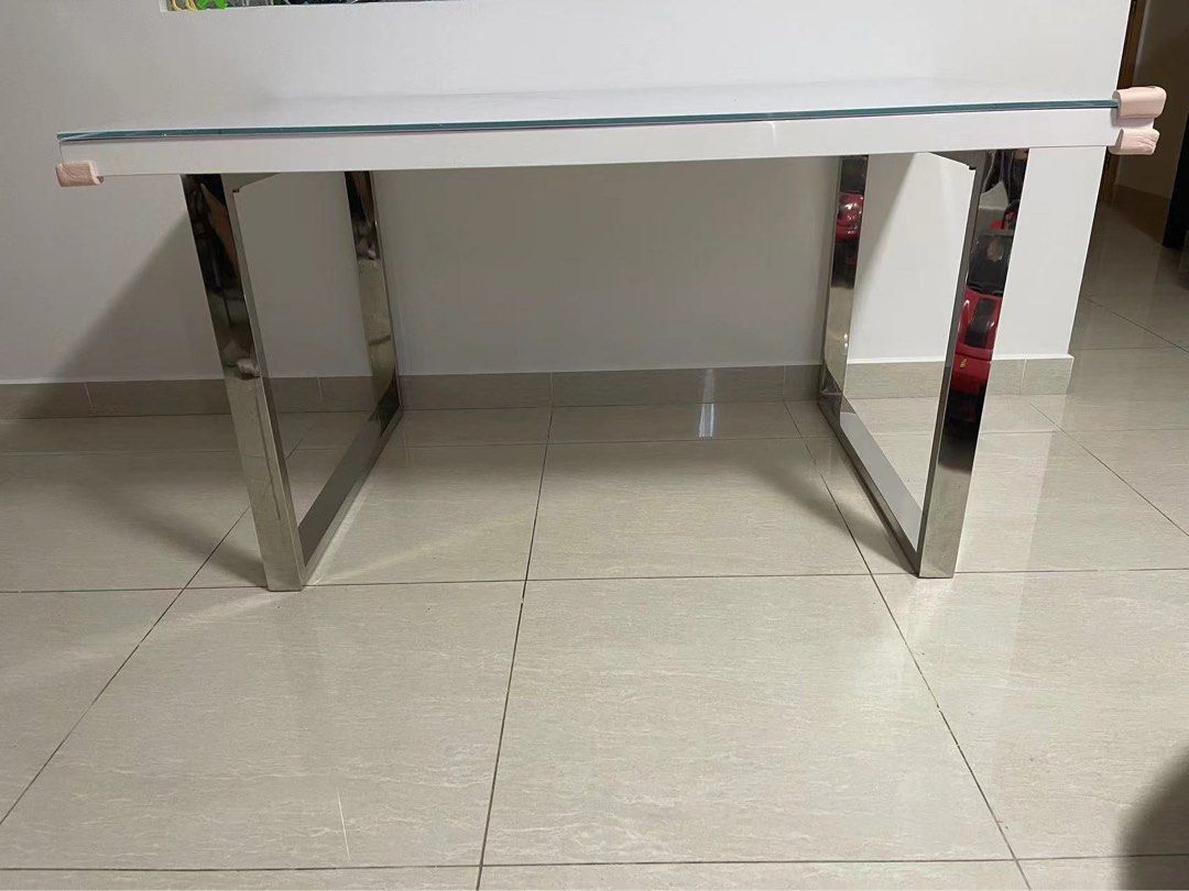 Dining Table (Category: Tables & Sets) located in Singapore. Submitted by summerbluesg (Listing ID 1319608945, Image 2). Description: Self collection from seng kang dining table only no chairs .