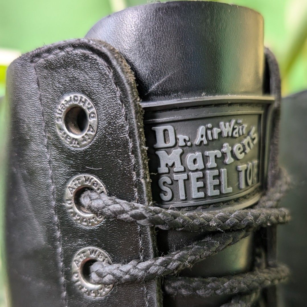 Dr martens 10966 store