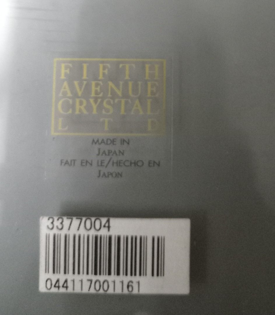 Fifth Avenue crystal photo frame (Category: Frames & Pictures) located in Marikina City. Submitted by lynx1972 (Listing ID 1320222541, Image 2). Description: Fifth avenue crystal photo frame Heavy ; with embossed flower design Selling at a low price bec its box is already dilapidated.