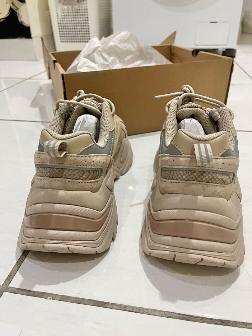 FILA Retro Running Shoes Brown 1JM01283_200 Sepatu Fila, Fesyen