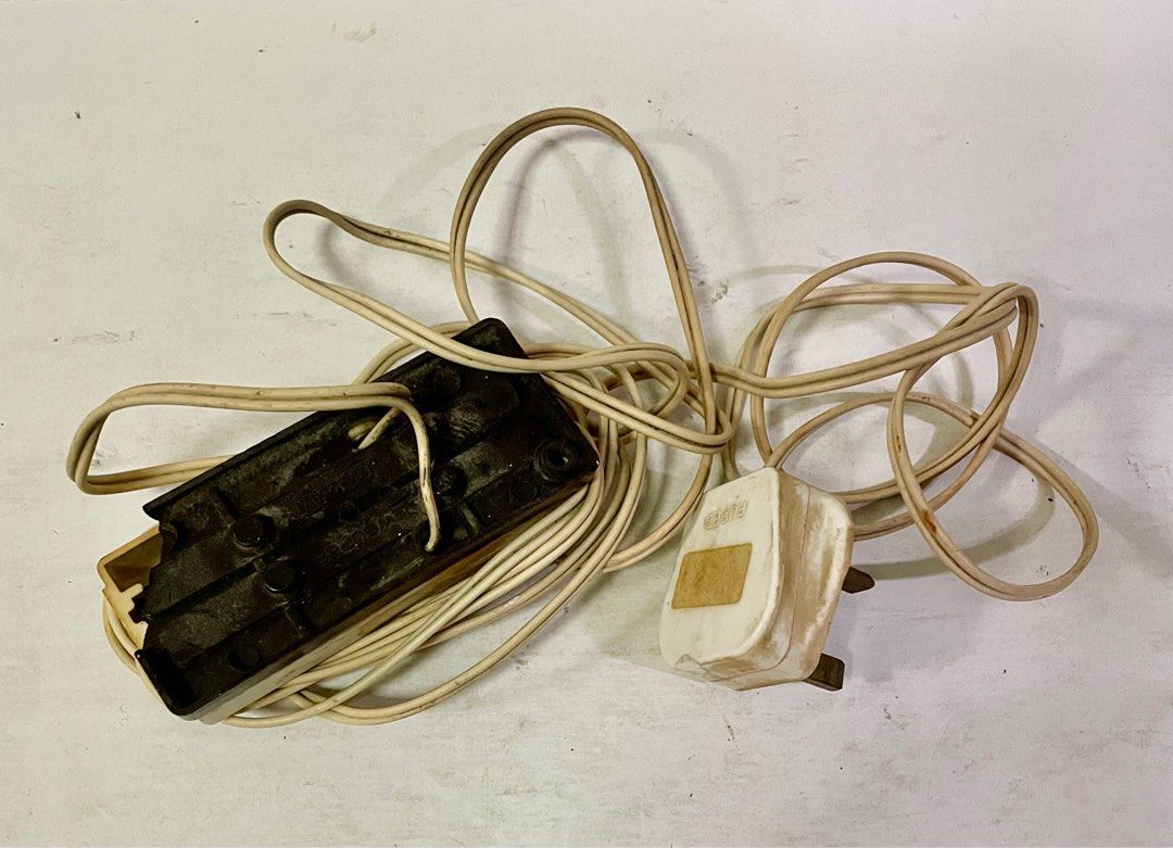 FWP Vintage 4 Way 2 Pin Extension Cord with 3 Pin Plug Adapter (Category: Electrical, Adaptors & Sockets) located in Singapore. Submitted by savewastage (Listing ID 1320177493, Image 3). Description: Free with any purchase of $10 Or buy $2 Old stuff last longer Vintage 4 Way 2 Pin Extension Cord with 3 Pin Plug Adapter Good vintage condition; back plastic corner slight chip (last pic) which does not affect its functionality For sincere buyer welc