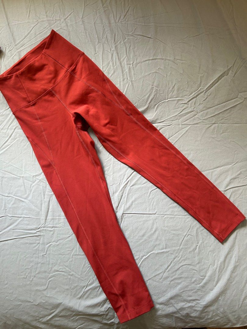 Girlfriend Collective Red Set (Category: Activewear) located in Muntinlupa City. Submitted by bubbuys (Listing ID 1320104478, Image 3). Description: PLEASE READ BEFORE BIDDING Size XXS or Size 0 Brand new never used Girlfriend Collective set. Bought in the US last december, only removed the tags to wash. RFS: Doesn’t fit me. Honestly love this set because it’s thick and buttery material Azalea Compressive High-Rise Legging: Retails for 88 USD (PH