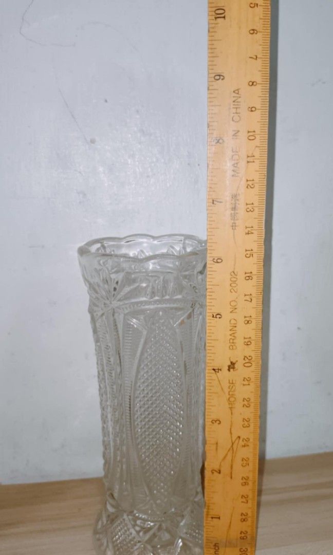 Heavy thick small cylindrical glass flower vase (Category: Vases & Decorative Bowls) located in Quezon City. Submitted by myrady (Listing ID 1320160971, Image 2). Description: Very thick and heavy Cylindrical in shape 6.2 inches tall.