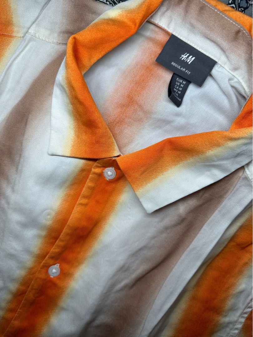 H&M Short Sleeved Lyocell Shirt (Category: Formal Shirts) located in Manila. Submitted by declutter_270 (Listing ID 1320201246, Image 3). Description: -rfs decluttering -size: Medium.