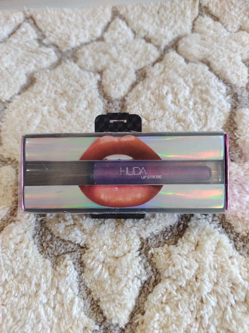 Huda beauty lip strobe ( fearless) (Category: Makeup) located in Davao. Submitted by dada_ahi (Listing ID 1320097487, Image 1). Description: .