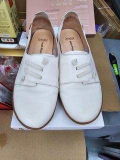 Hush Puppies 白色平底鞋64245519894018110