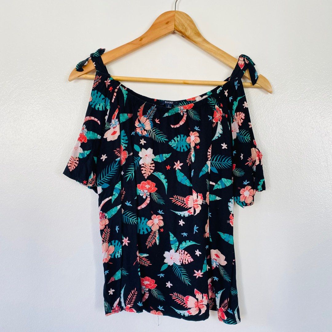 Kiabi Floral Open Shoulder Top Women s Fashion Tops Blouses on Carousell
