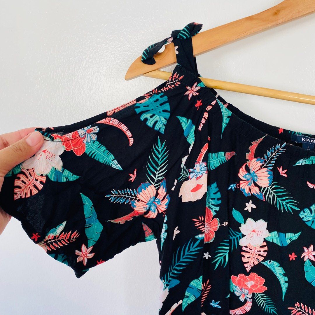 Kiabi Floral Open Shoulder Top Women s Fashion Tops Blouses on Carousell