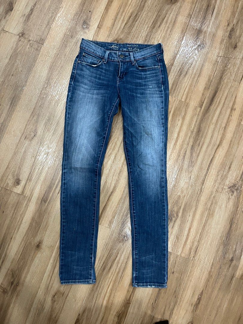 Levi’s Demi Curve Jeans size 24 (Category: Jeans) located in Paranaque City. Submitted by tinykh (Listing ID 1320158040, Image 1). Description: Levi’s straight cut jeans size 24 No flaws, barely used (too long for me—I’m 4’11).