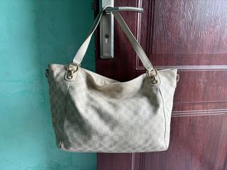 (Kategori: ) berada di . Dikirim oleh preloved_lucie (ID iklan 1320116020, Gambar 1). Deskripsi: .