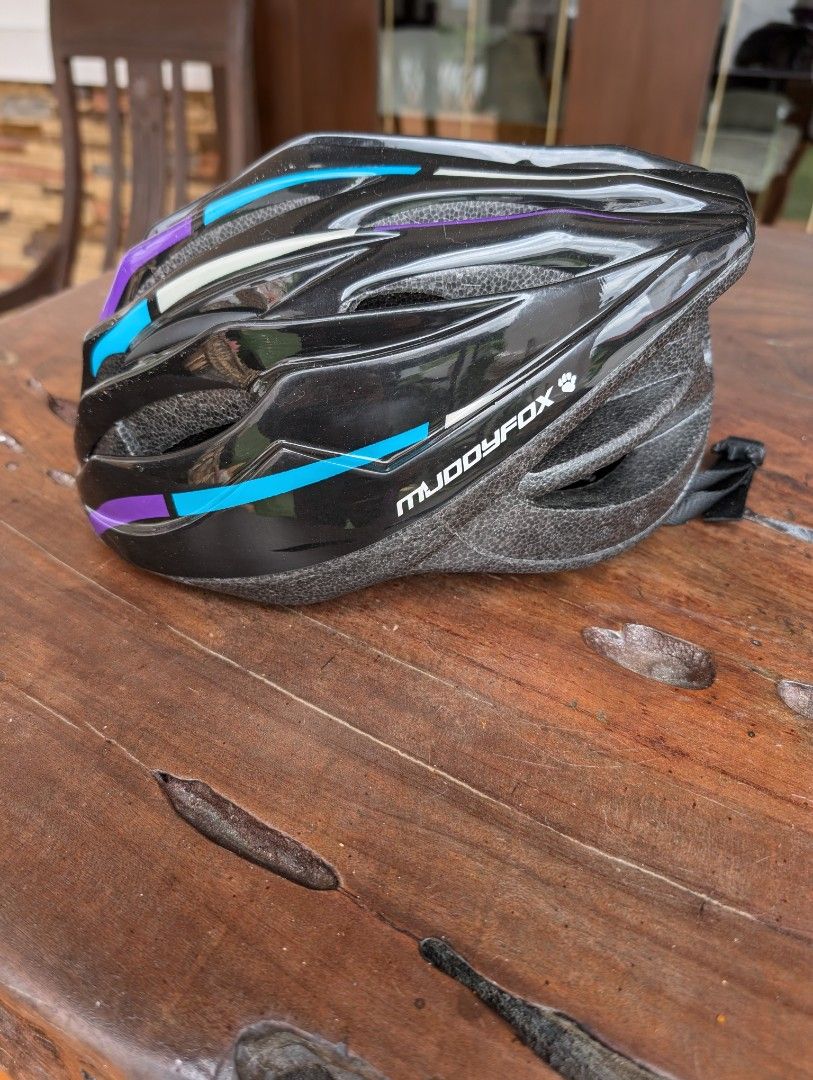 Muddyfox Unisex Adult Bike Helmet Sports Equipment Other Sports Equipment and Supplies on Carousell