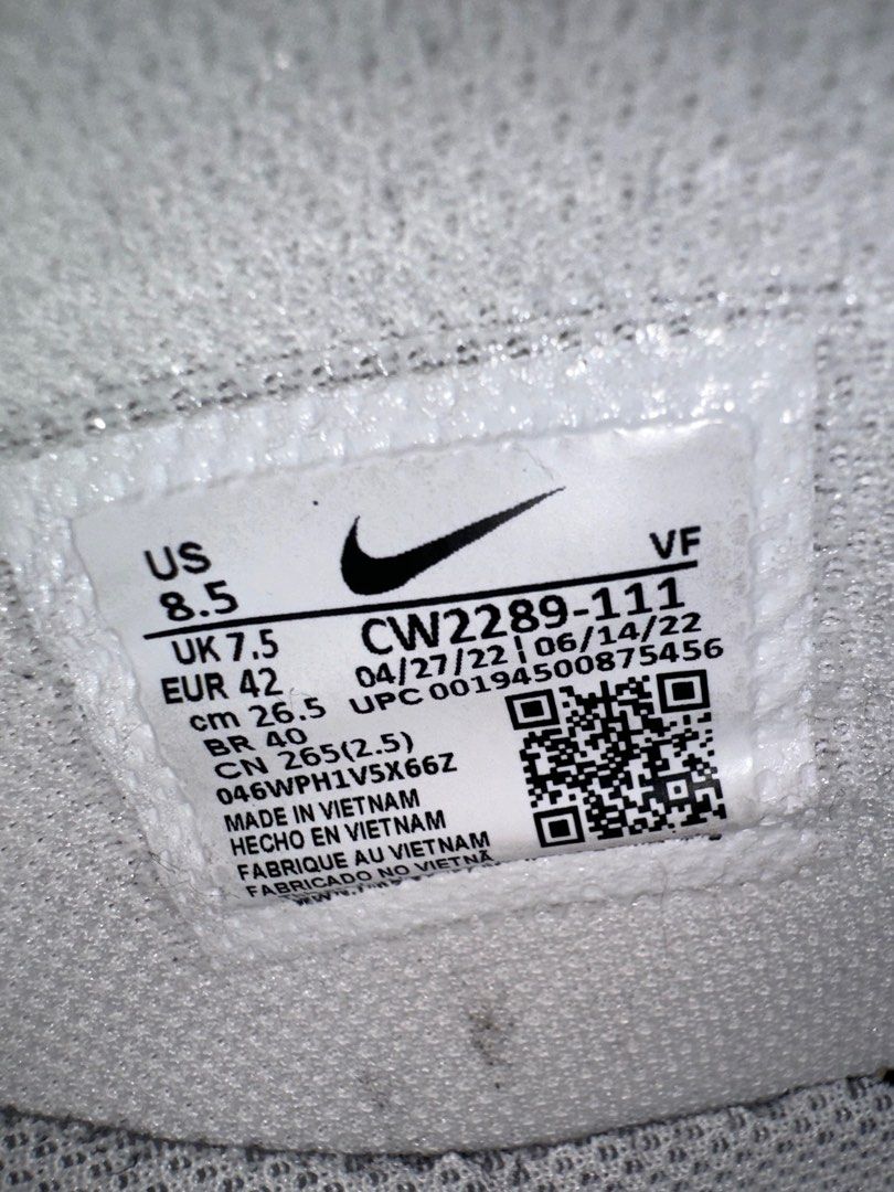 Nike （分類：波鞋）位於 Hong Kong。 由 sunnn__ 提交（商品編號 1320105863，圖片 3）。簡介： 孩子大得太快 穿了五次左右 已經不合腳 原價$900 。