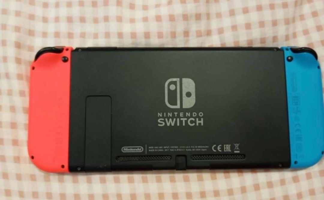 任天堂スイッチ初版 Amazon.co.jp: Nintendo Switch 本体 (ニンテンドースイッチ