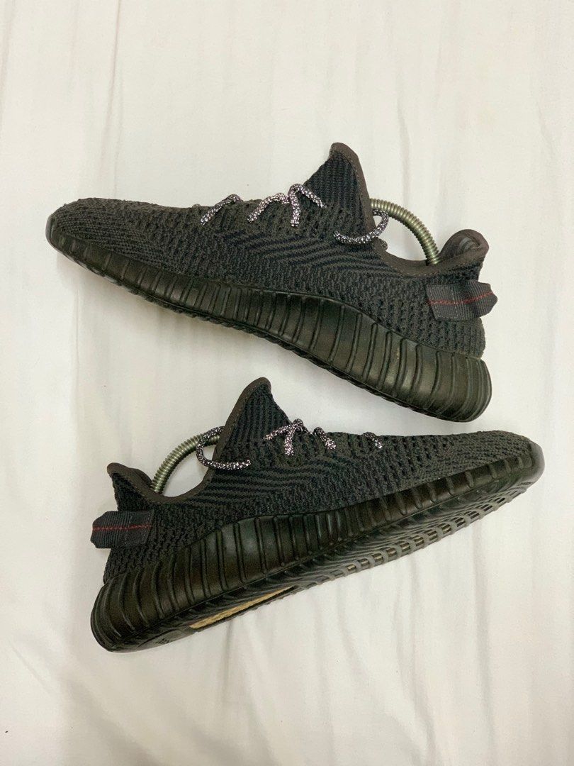 ORIGINAL ADIDAS YEEZY BOOST 350 V2 BLACK NON REFLECTIVE 8uk 26.5cm, Men's  Fashion, Footwear, Sneakers on Carousell