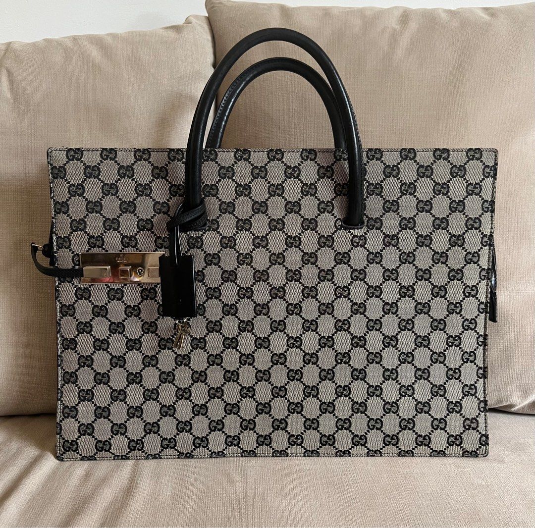 Gucci document bag top