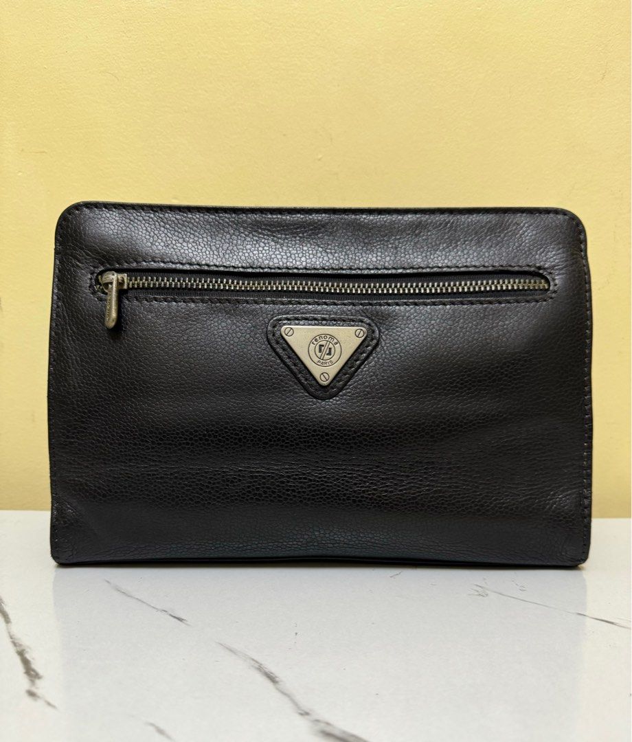 Renoma genuine leather clutch (Category: Luxury Bags & Wallets) located in Rizal. Submitted by houseofbell (Listing ID 1320157480, Image 1). Description: Excellent condition No flaws.