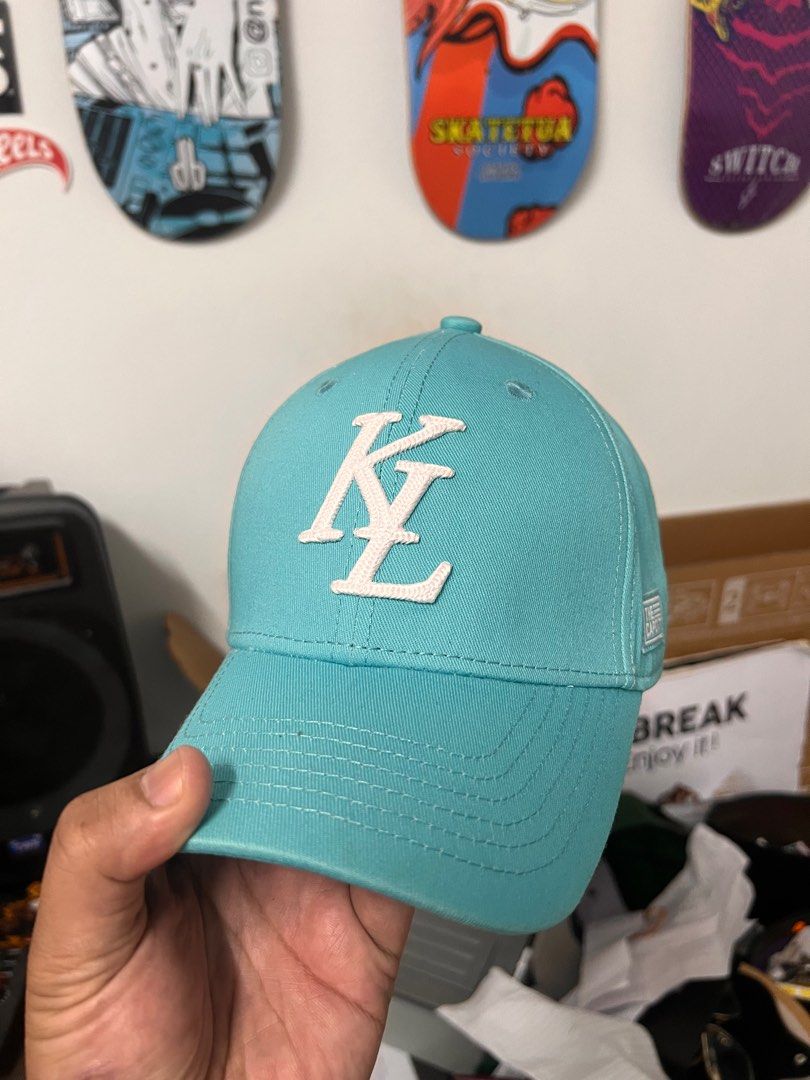 Snapback Cap (Category: Cap & Hats) located in Ampang. Submitted by bariostore64 (Listing ID 1320184639, Image 1). Description: rarely used cod ampang great condition.