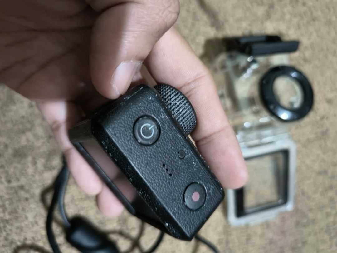 Supremo 1 (Category: Video Cameras) located in Quezon City. Submitted by markgolveo (Listing ID 1320214954, Image 2). Description: Supremo 1 tested working battery low issue not charging needs replacement unit only and cover case.