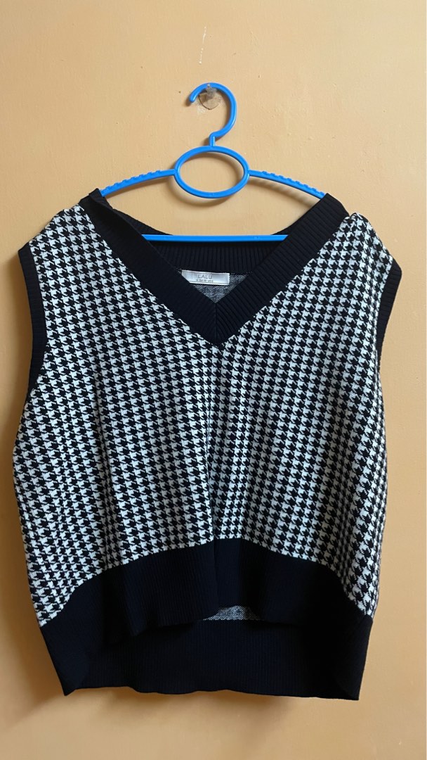 Houndstooth knitted vest vest main image 0