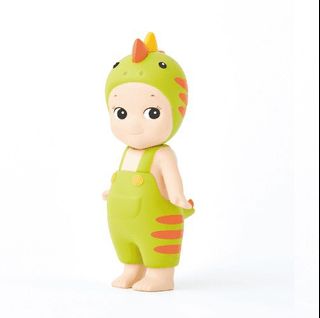 (Category: ) located in . Submitted by shopxclosets (Listing ID 1320098268, Image 1). Description: .