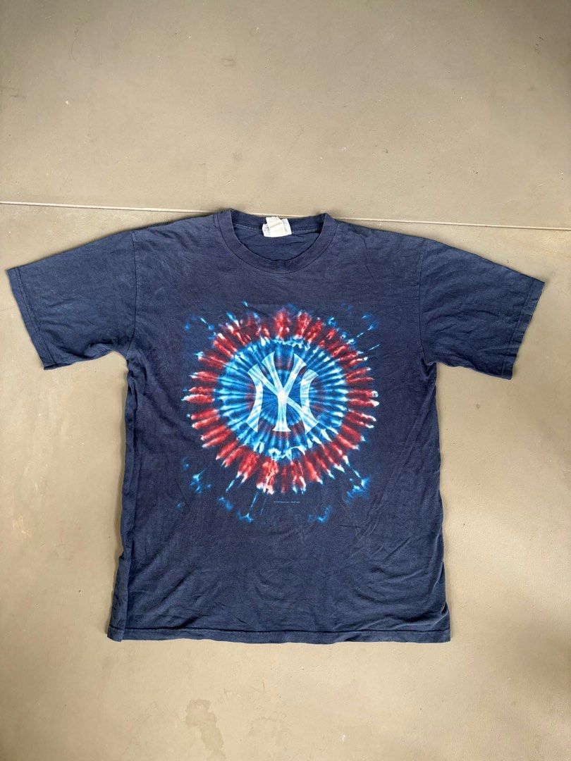 2000 New York Yankees Tee (Category: Tshirts & Polo Shirts) located in Singapore. Submitted by sunnysideupcart (Listing ID 1320358404, Image 3). Description: 22” x 30” buyy more and we can consider nego! join our channel here t.me/sunnysideupeggy.