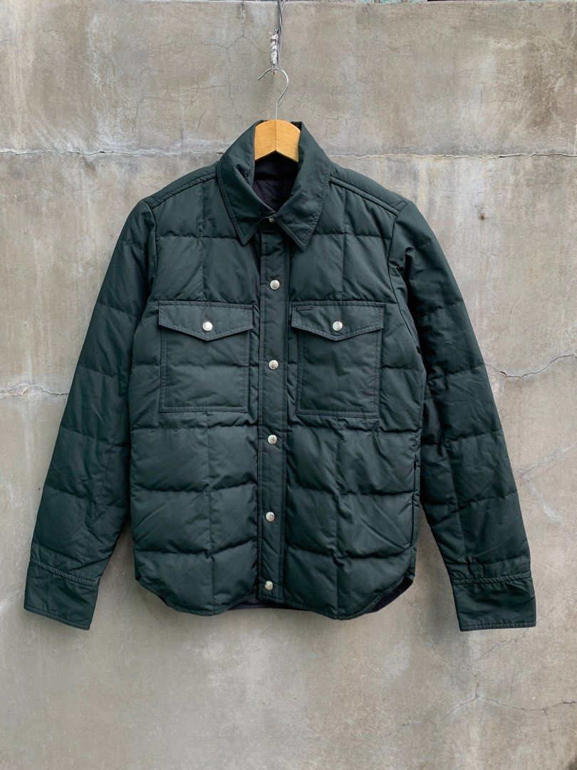 Ami Snap Buttoned Down Jacket (Category: Activewear) located in Baguio. Submitted by lordeidara (Listing ID 1320317225, Image 1). Description: 9/10 Color:Green Material: Polyster Size on tag:XS Fits: Length: 27 Width: 19.25 Sleeve Length: 26 Shoulder to shoulder: 16 Hem:18.