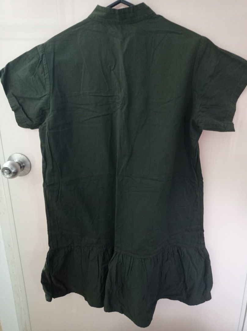 Army Green Chinese Collared Dress (Category: Dresses) located in Tanza. Submitted by gratefuljam05 (Listing ID 1320287282, Image 2). Description: Army Green Chinese Collared Dress size: medium shoulder: 40cm armhole: 44cm length from shoulder to knee: 82 bust: 112cm waist: 42in.