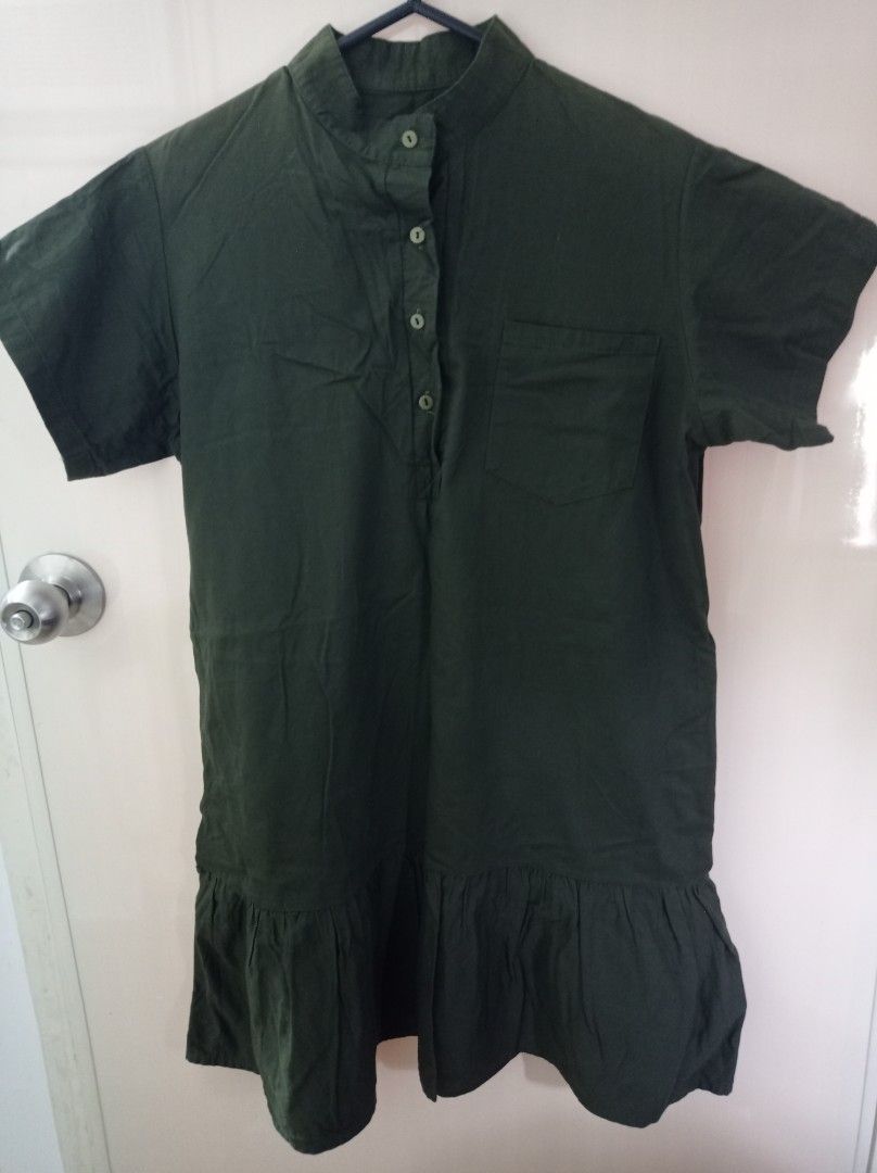 Army Green Chinese Collared Dress (Category: Dresses) located in Tanza. Submitted by gratefuljam05 (Listing ID 1320287282, Image 1). Description: Army Green Chinese Collared Dress size: medium shoulder: 40cm armhole: 44cm length from shoulder to knee: 82 bust: 112cm waist: 42in.