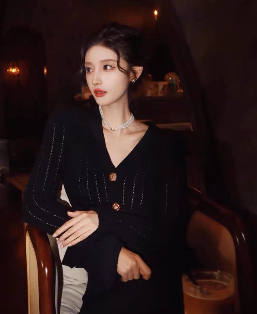 Authentic self-portrait new collection WHITE/black KNIT PEPLUM midi  DRESS / midi /mini dress on sale, , & , - Carousell
