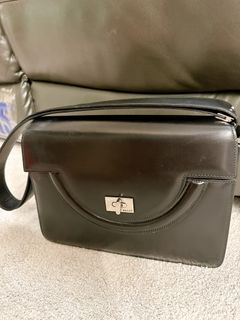 （分類：）位於 。 由 minnngg 提交（商品編號 1320354992，圖片 1）。簡介： 。