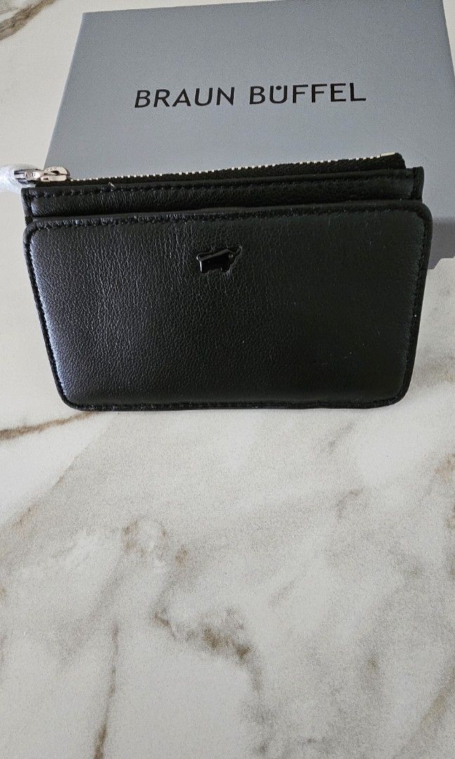 Braun Buffel Key pouch/Card Holder (Category: Bags & Wallets) located in Singapore. Submitted by mojo1234 (Listing ID 1320274663, Image 1). Description: 12.5cm(L) X 7.5cm(H).