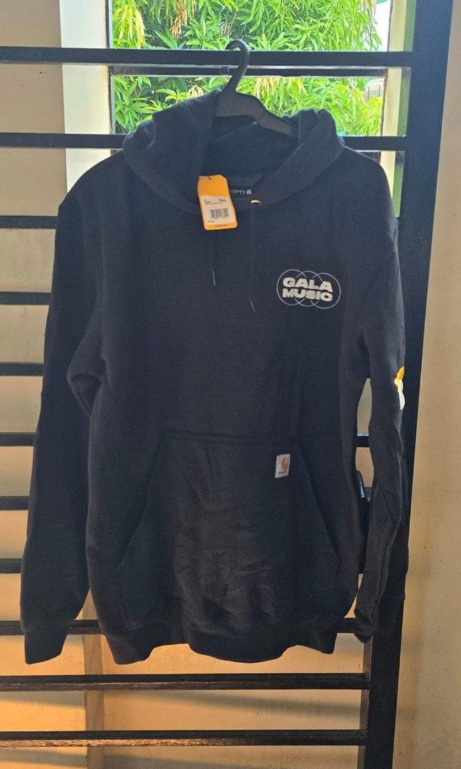 Carhartt hoody (Category: Coats, Jackets and Outerwear) located in Muntinlupa City. Submitted by MrsJay (Listing ID 1320311030, Image 1). Description: Brand new with tag 18x23 Med on tag 10/10 condition.
