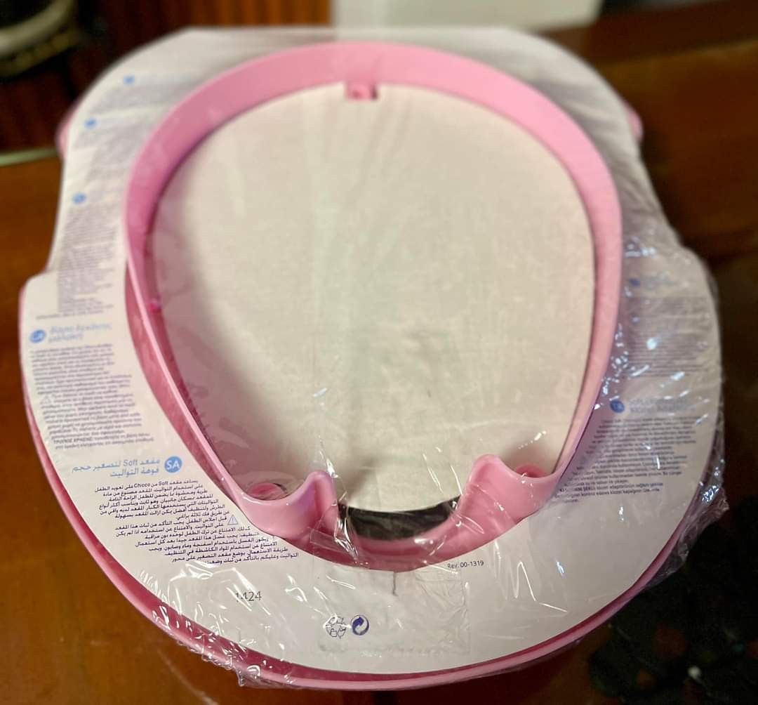 Chicco Ridutorre Soft Soft Reducer (Category: Toilet Training) located in Manila. Submitted by ormelynmal86309 (Listing ID 1320287422, Image 2). Description: Chicco Ridutorre Soft Soft Reducer Php 600.