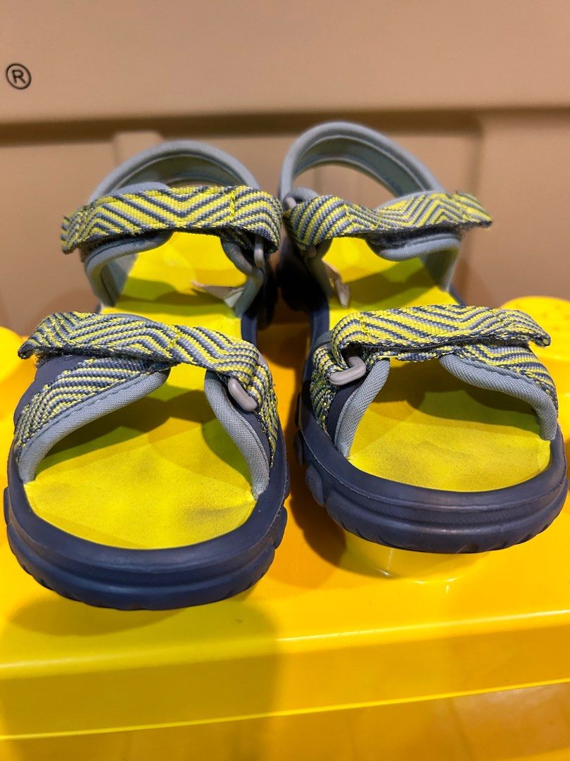 Boys hiking sandals online
