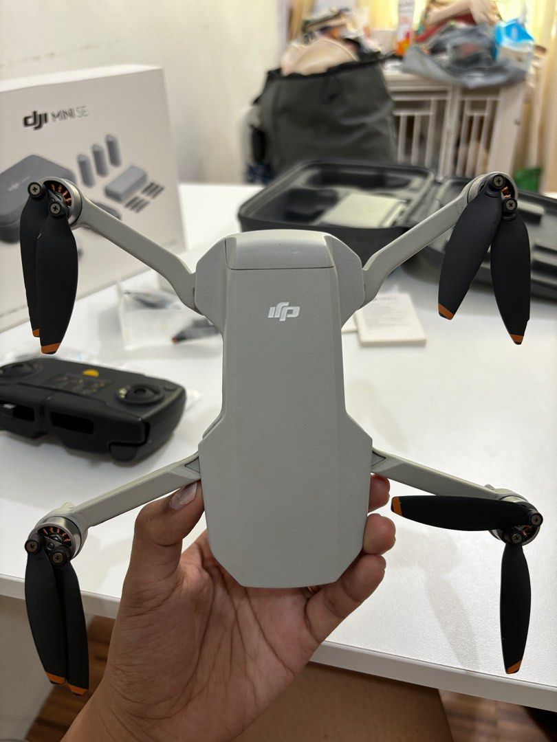 dji mini SE Fly More Combo (Category: Drones) located in Calamba. Submitted by yuki.maltese (Listing ID 1320285087, Image 1). Description: RFS: need cash -with box -with full fly more combo accessories +8GB Memory -good as new -flaws are shown on the photos -what you see is what you get MEET UP Manila/Laguna Area.