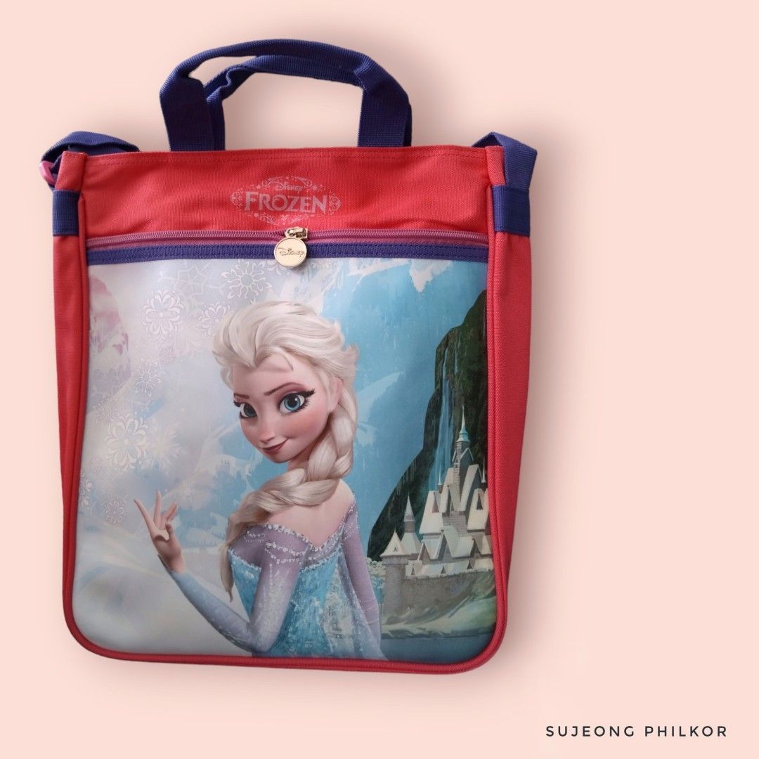 ‼️FROZEN BAG FOR KIDS ‼️ (Category: Carriers & Slings) located in Pasig City. Submitted by sujeong2022 (Listing ID 1320250287, Image 3). Description: dm for more info. Santolan,pasig.