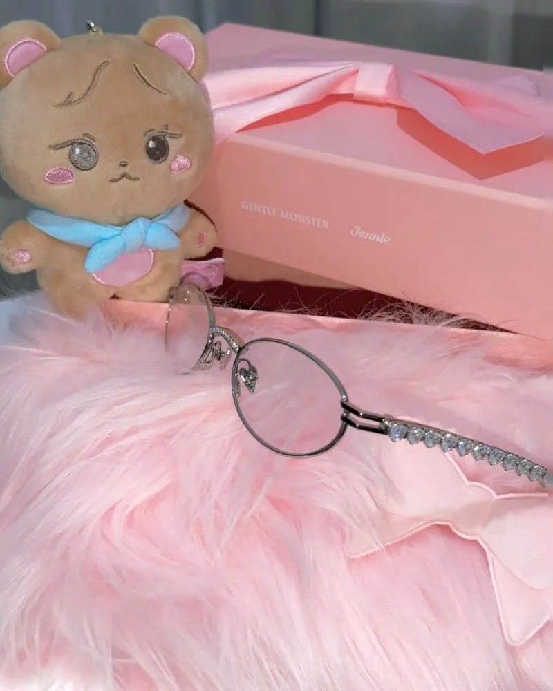 Gentle Monster x Jennie Barrette 02