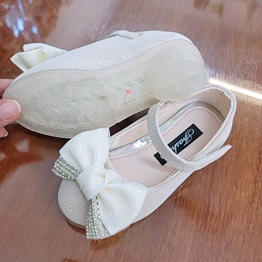 Girls ribbon cover shoe OFFER size 26