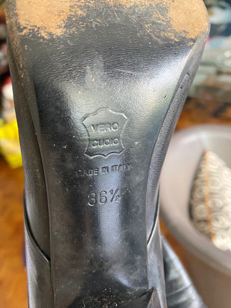 Half boots pure leather made in Italy (Category: Boots) located in Makati City. Submitted by bijouxdesigner (Listing ID 1320253469, Image 2). Description: Very sexy pointes heeled half boots- made in Italy . Shoes has not been used for a while and heels cracked but can be replaced . Negotiable Size 6 Please note that heel cracked and can be replaced with a new one..