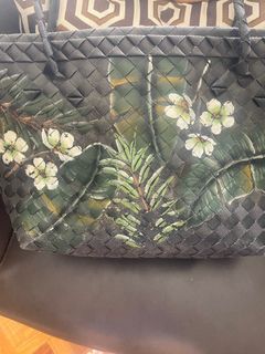 (Category: ) located in . Submitted by bijouxdesigner (Listing ID 1320265563, Image 1). Description: .