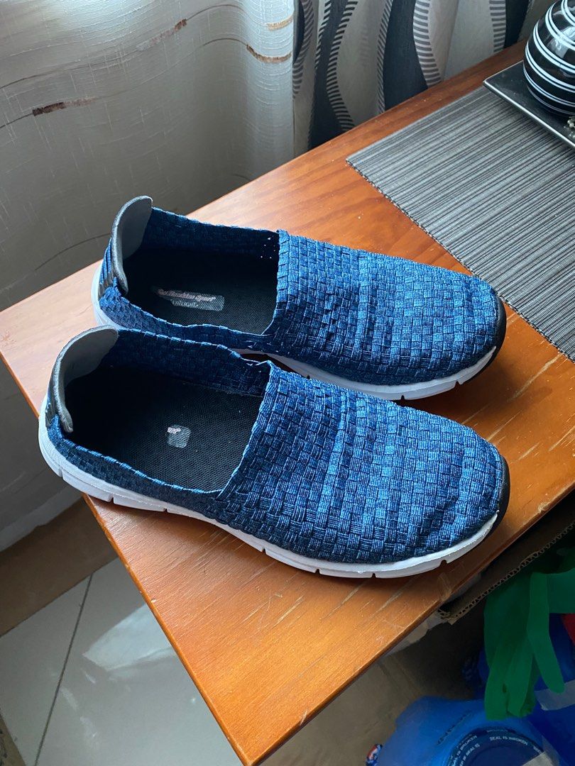 Hawkins Slip - On shoes (Category: Sneakers) located in Las Pinas. Submitted by deepsouthe (Listing ID 1307684609, Image 3). Description: Hawkins Slip-On shoes Mens US 8 Fits 8-8.5 Super comfy, light, ideal for adults & elderly Vg condition Sf c/o buyer Las Pinas area.